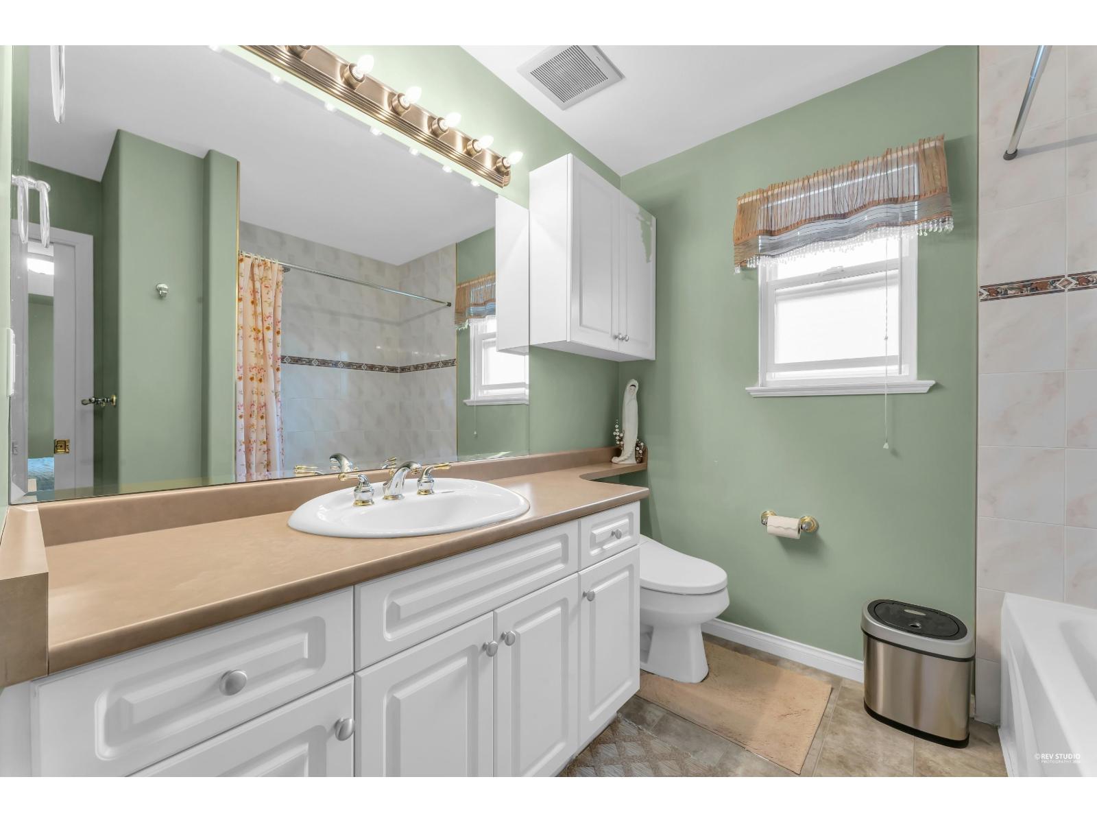 21048 86A AVENUE, Langley