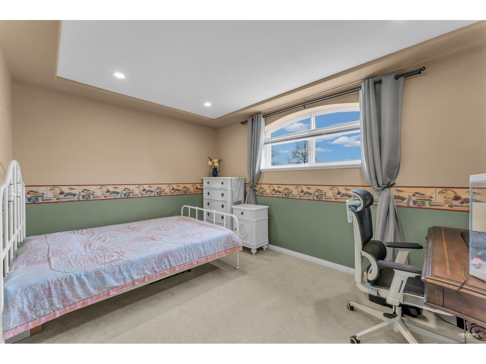 21048 86A AVENUE, Langley