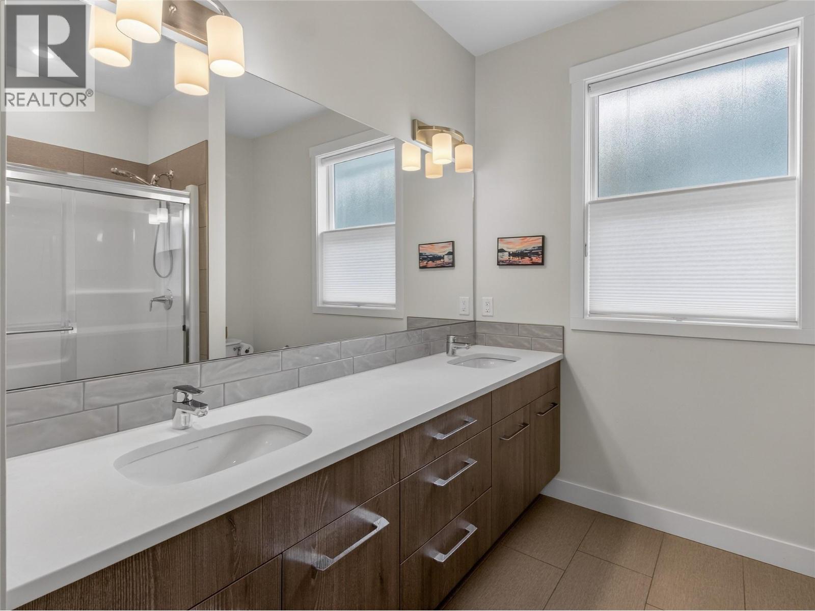 136 SENDERO Crescent, Penticton