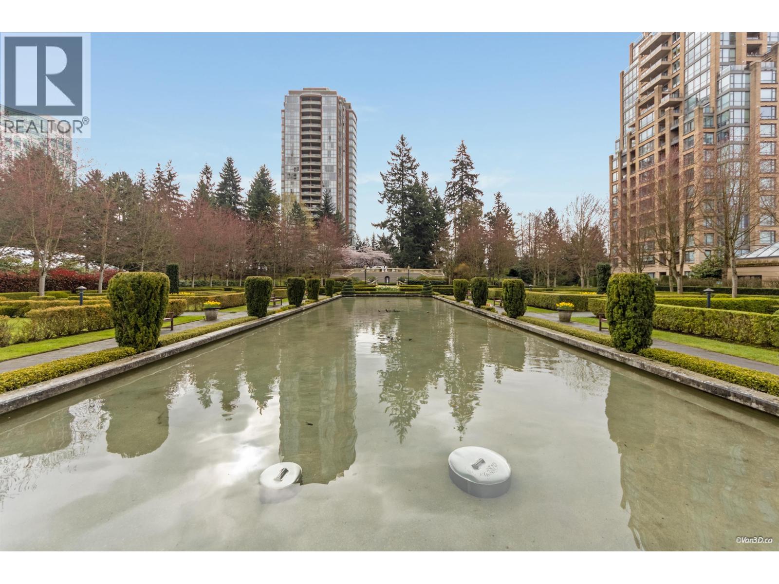 606 6838 STATION HILL DRIVE, Burnaby