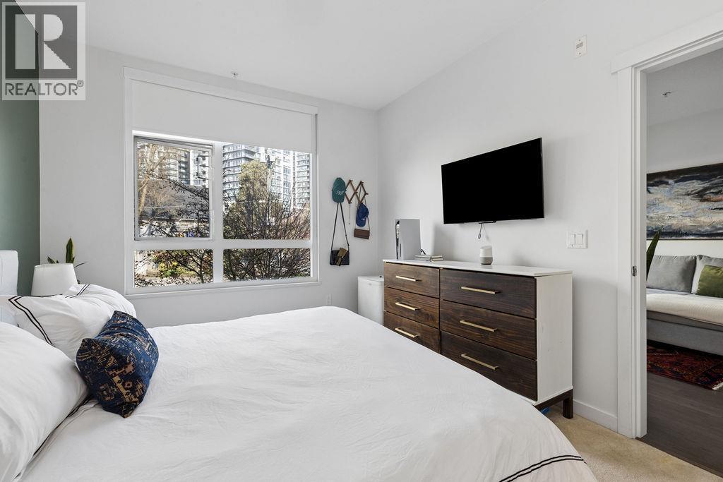 207 217 W 8TH STREET — photo 19