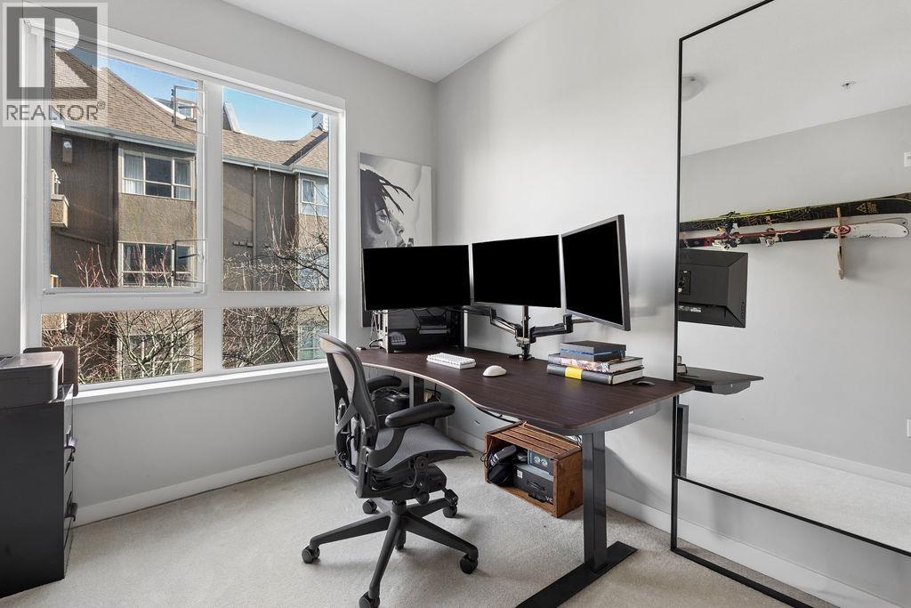 207 217 W 8TH STREET — photo 23