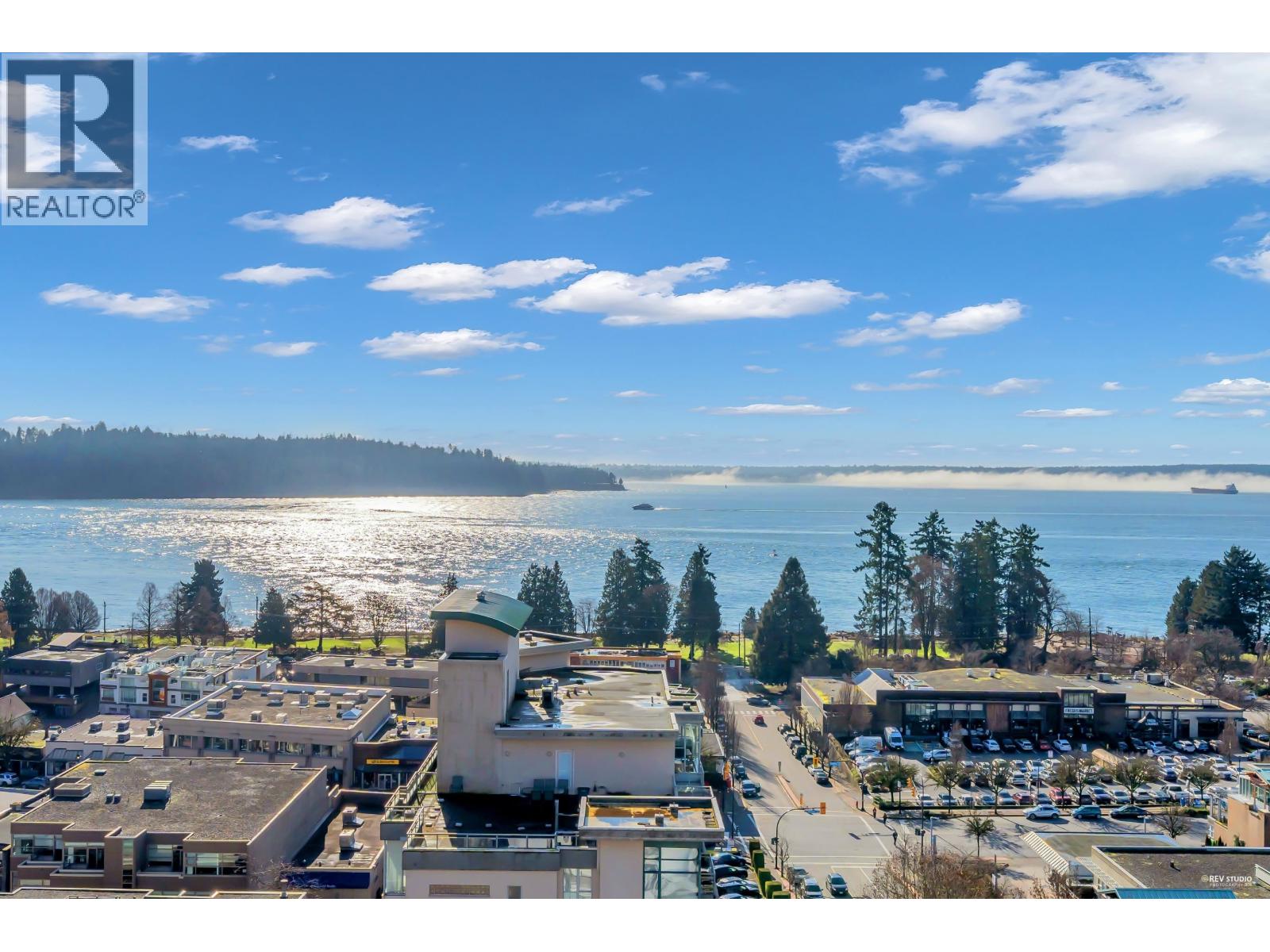 1202 650 16TH STREET, West Vancouver