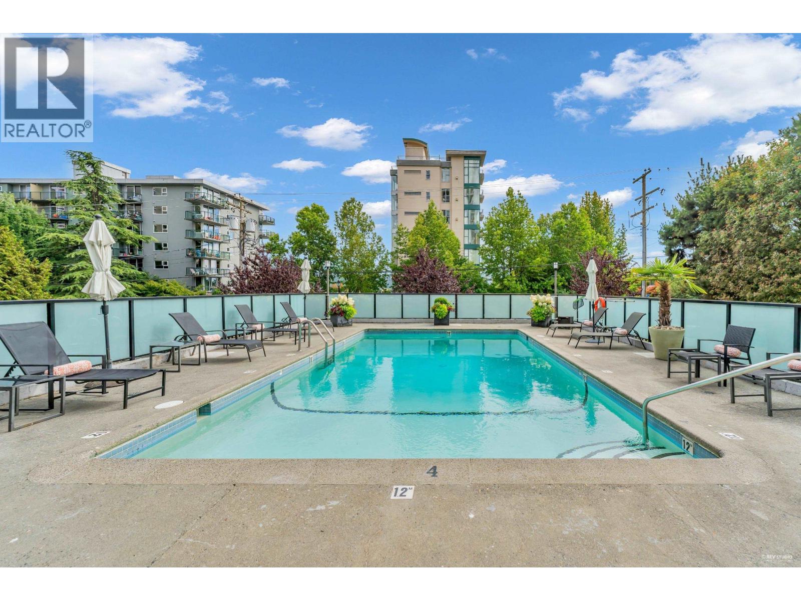 1202 650 16TH STREET, West Vancouver