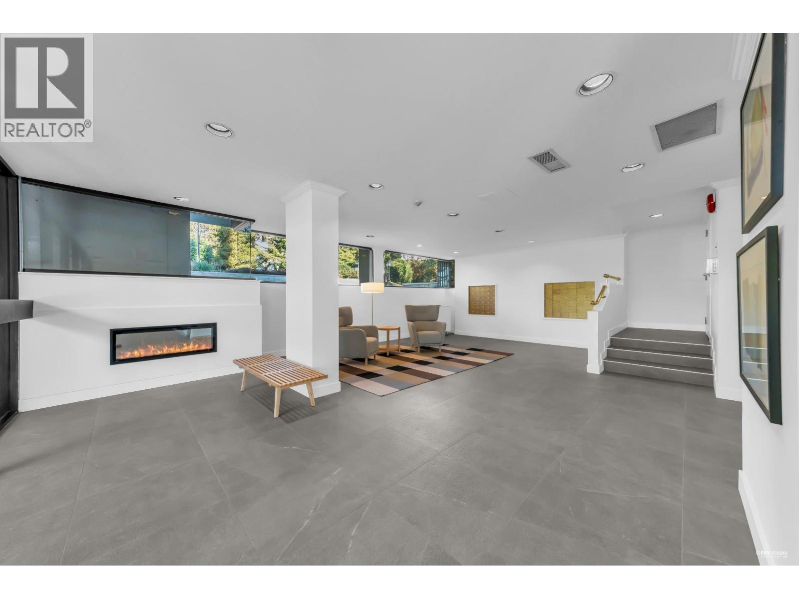 1202 650 16TH STREET, West Vancouver