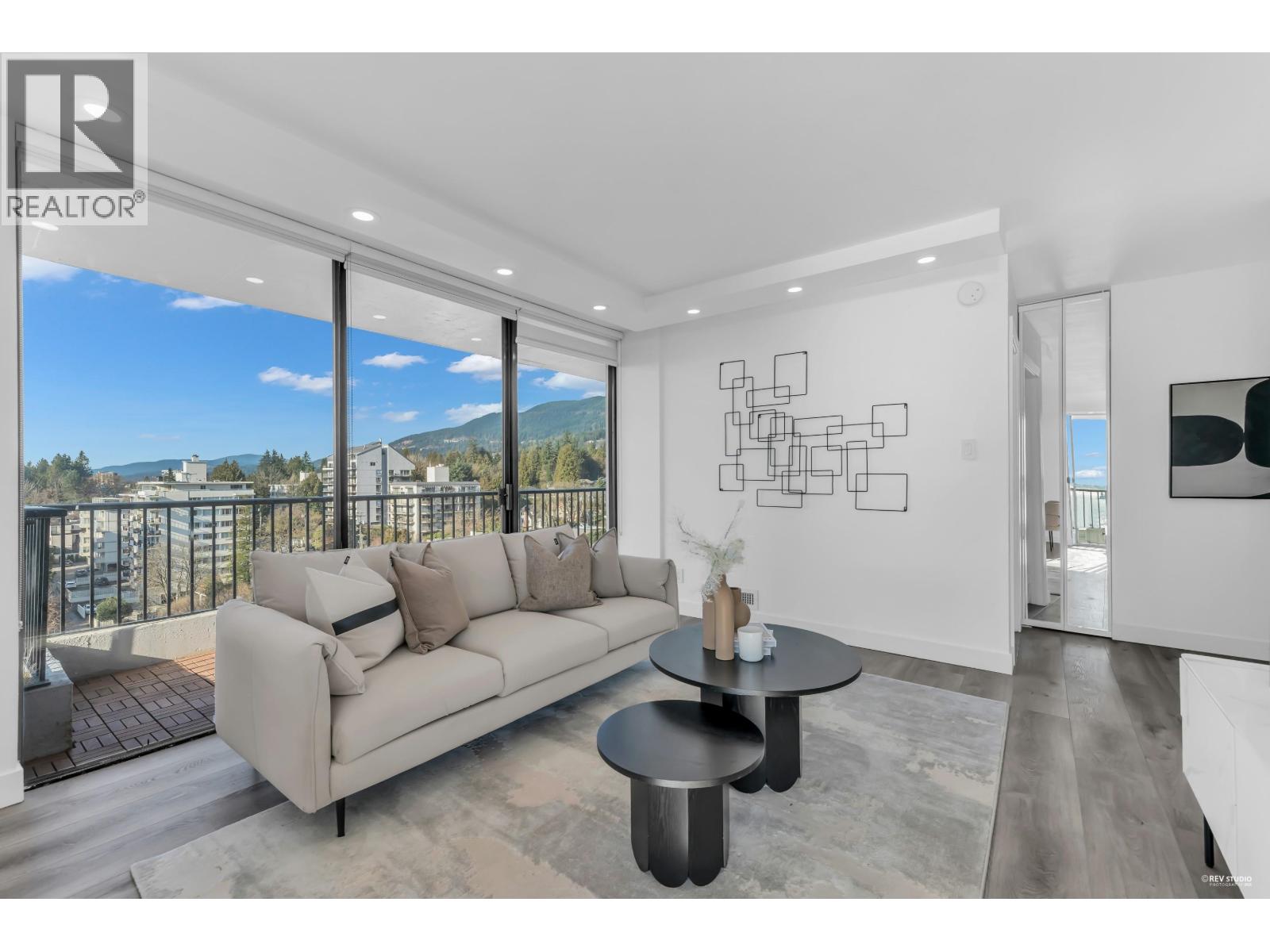 1202 650 16TH STREET, West Vancouver