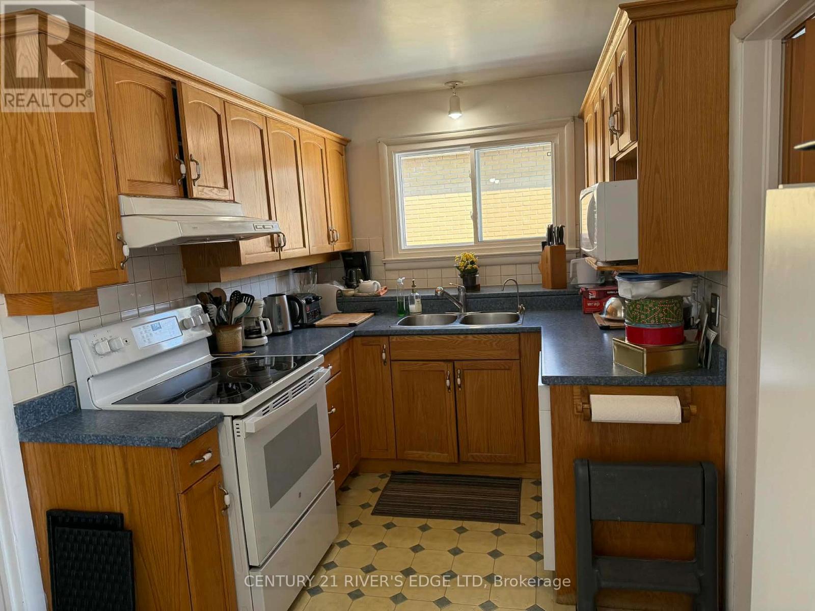 68 ALDERSHOT AVENUE - 2