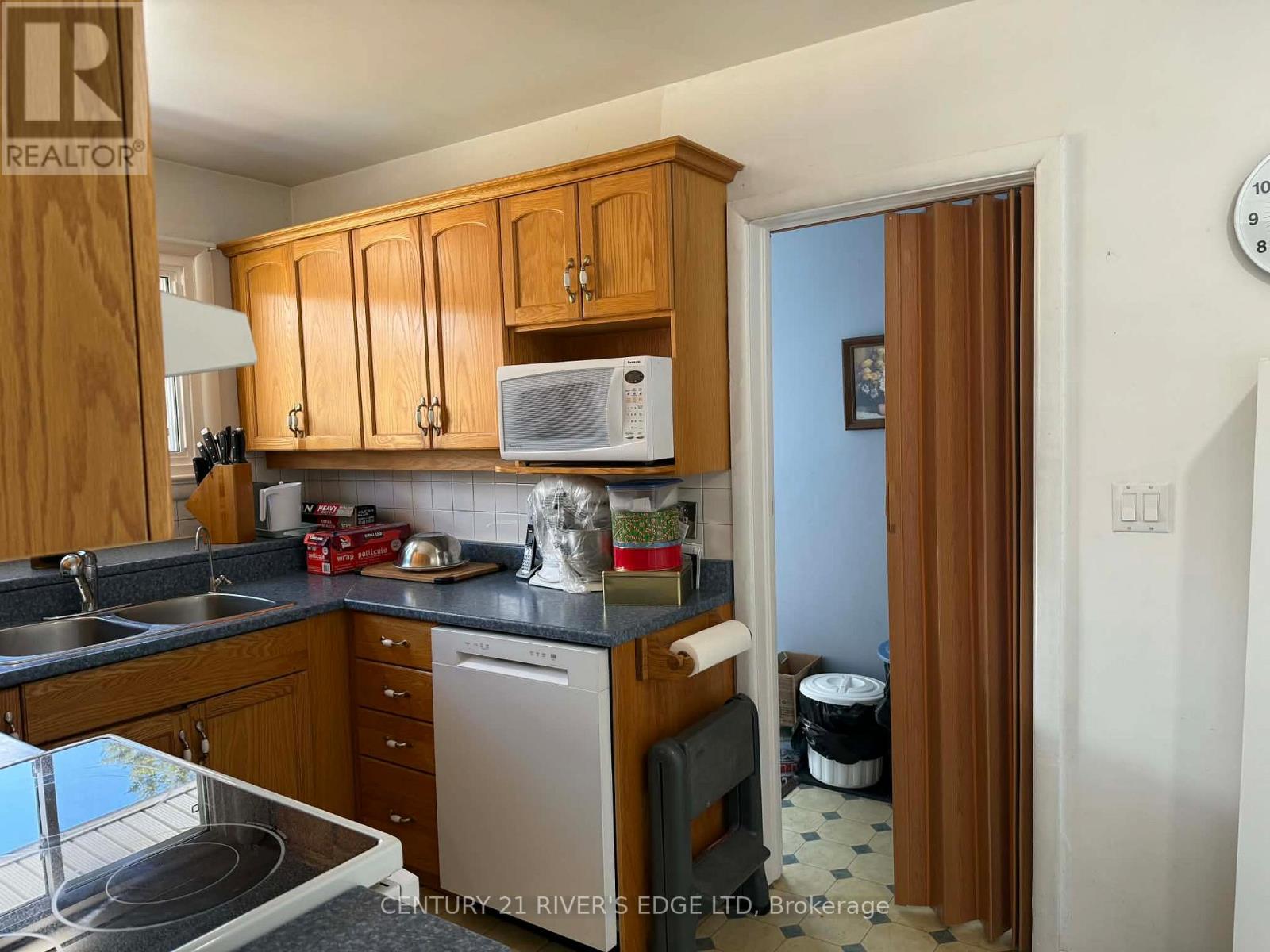 68 ALDERSHOT AVENUE - 3