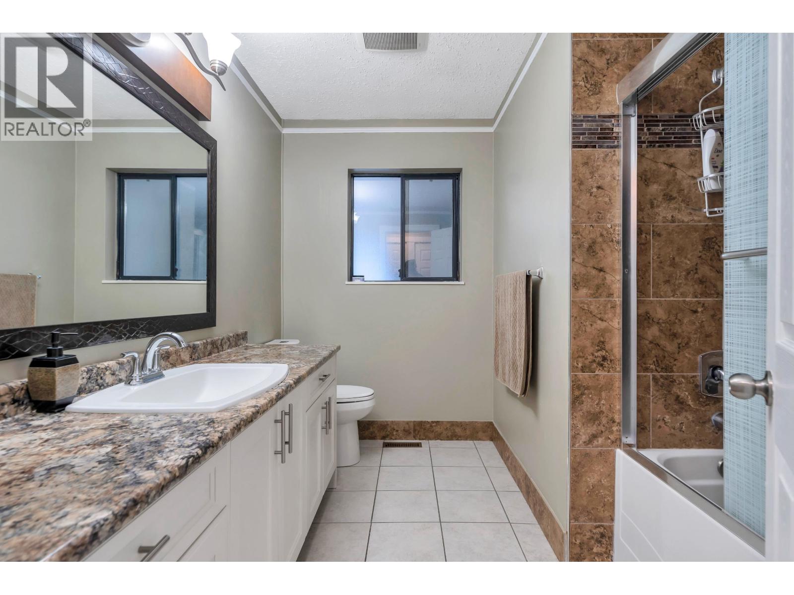 38276 MYRTLEWOOD CRESCENT, Squamish