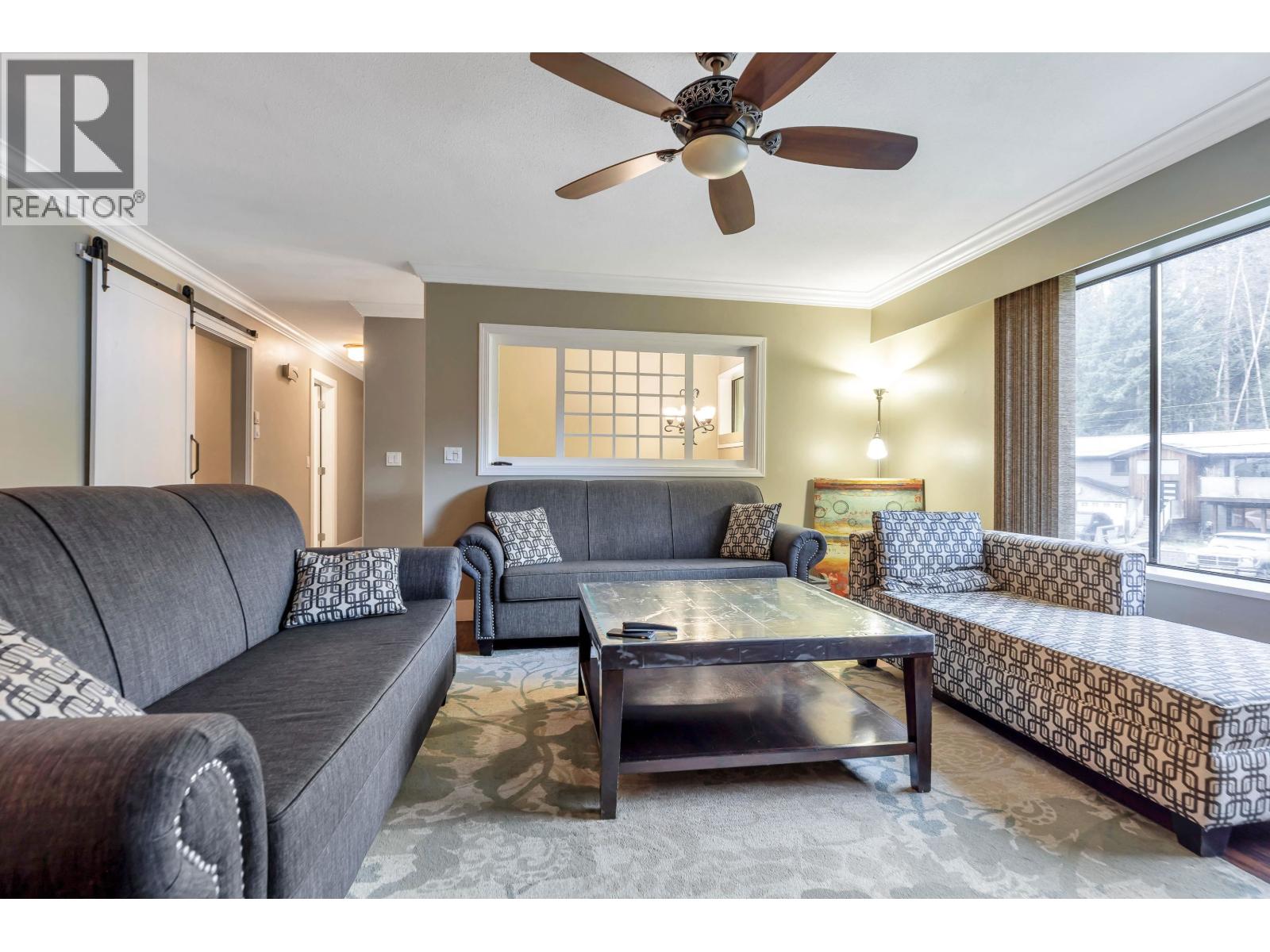 38276 MYRTLEWOOD CRESCENT, Squamish