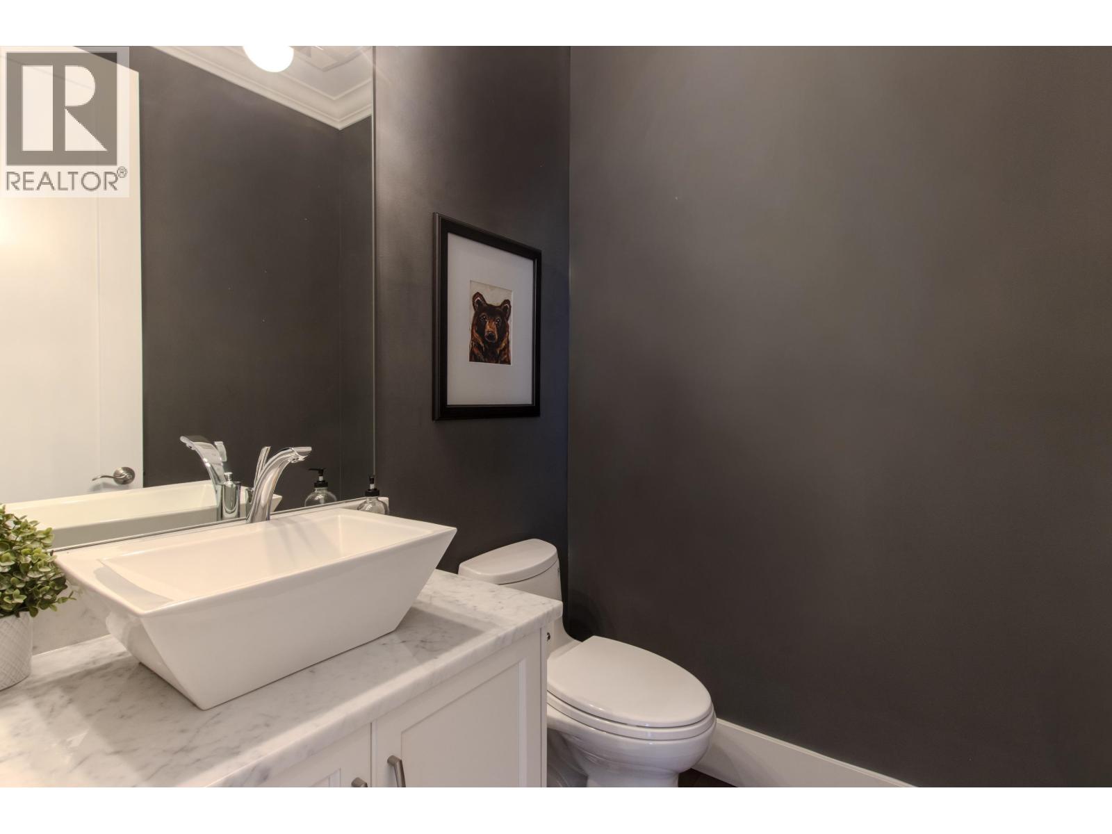 1018 JAY CRESCENT, Squamish