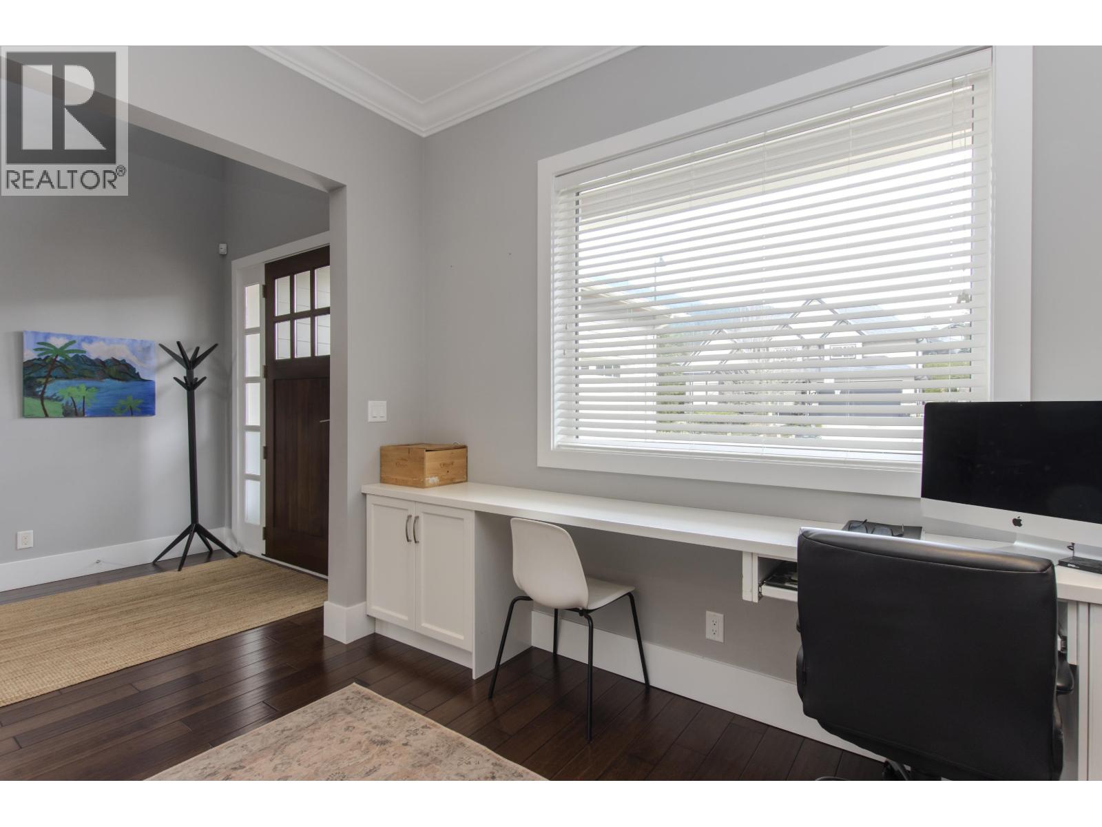 1018 JAY CRESCENT, Squamish