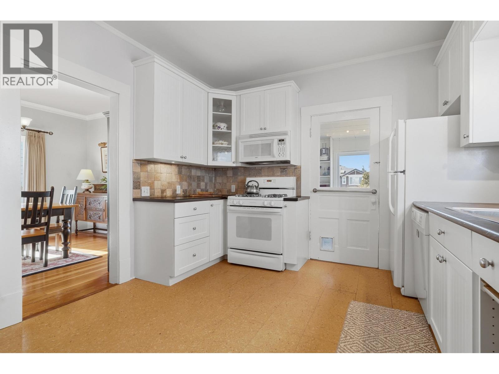 8351 14TH AVENUE, Burnaby