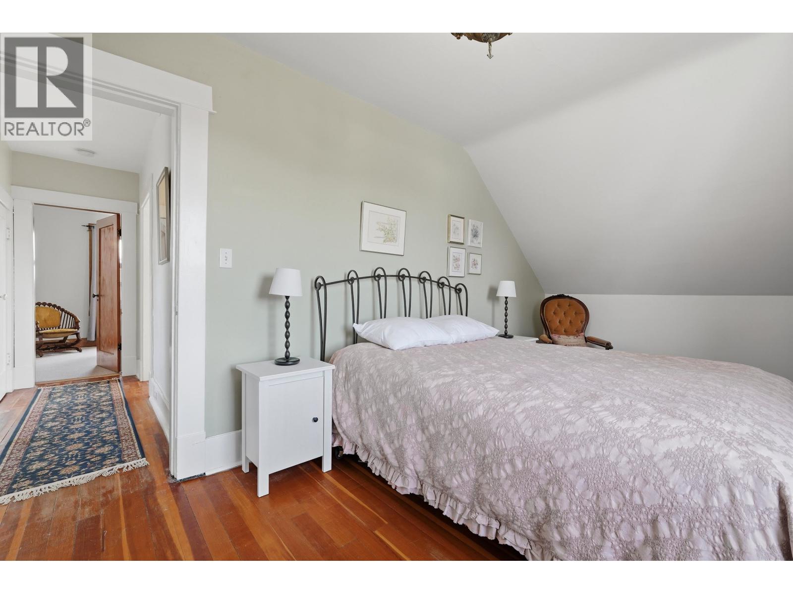 8351 14TH AVENUE, Burnaby