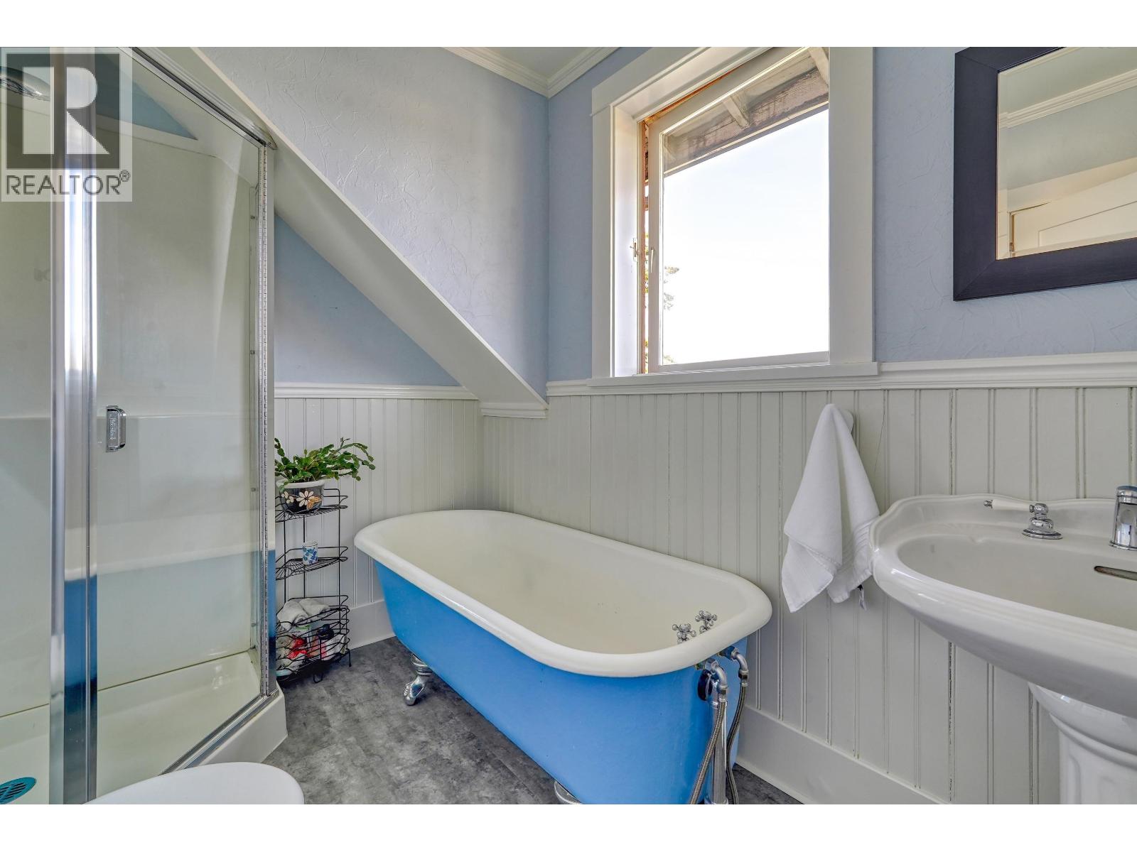 8351 14TH AVENUE, Burnaby