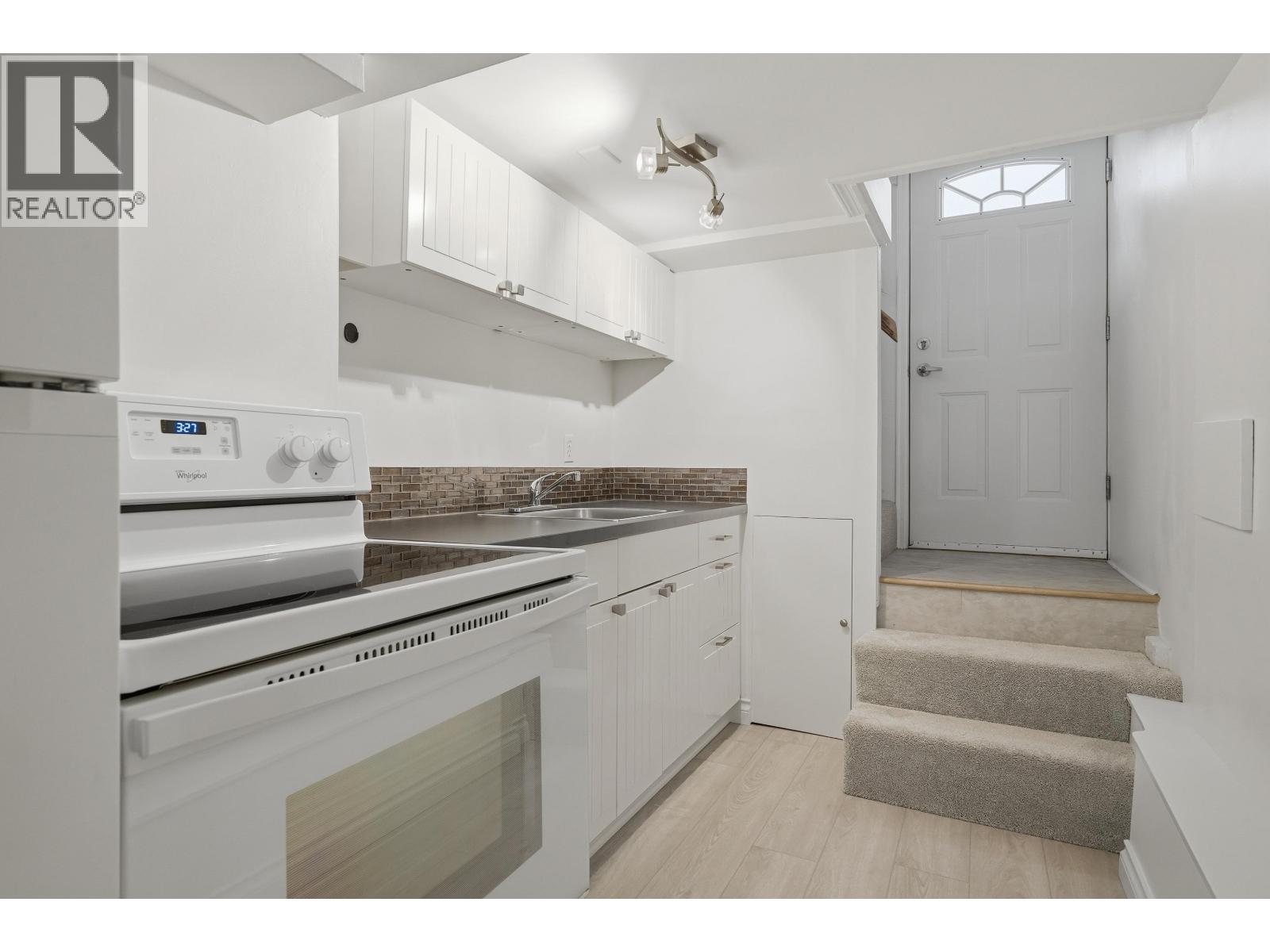 8351 14TH AVENUE, Burnaby