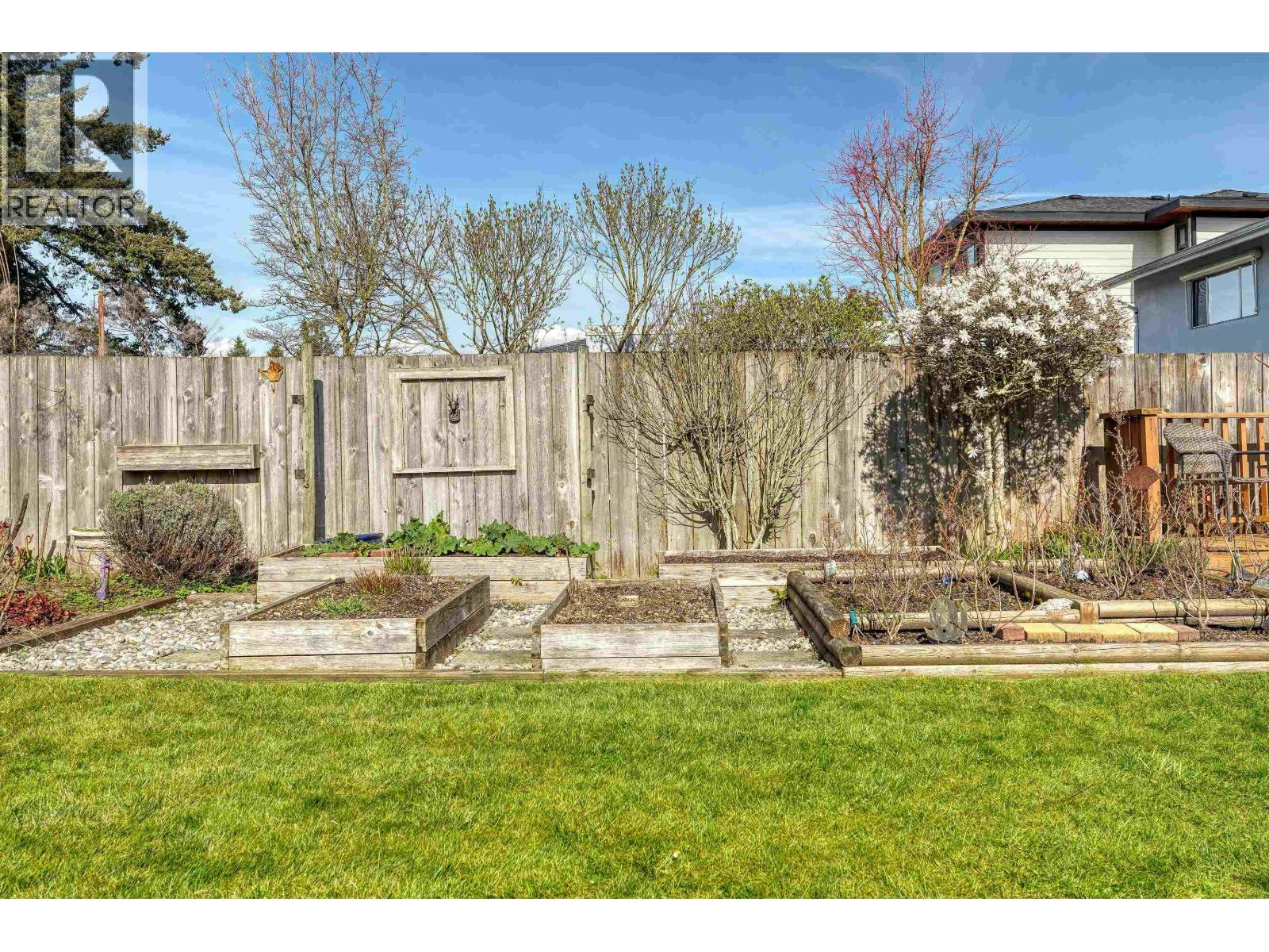 8351 14TH AVENUE, Burnaby