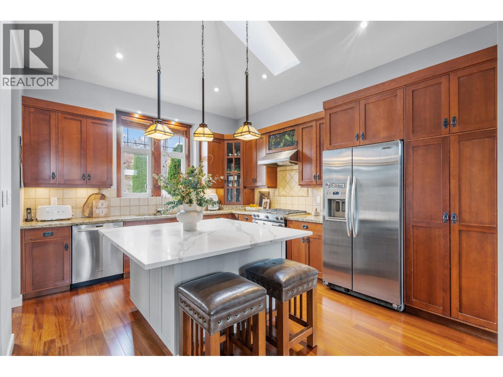 186 MACDONALD AVENUE, Burnaby