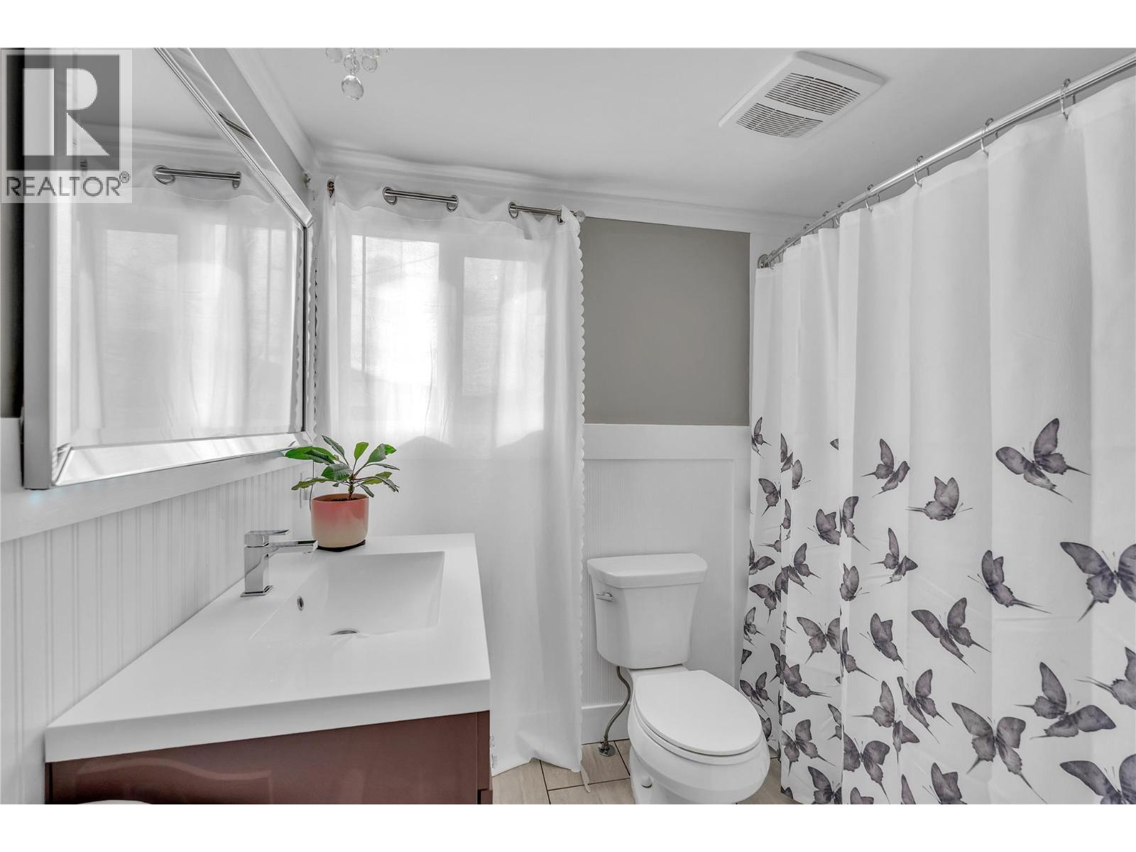 5899 OKANAGAN Street, Oliver