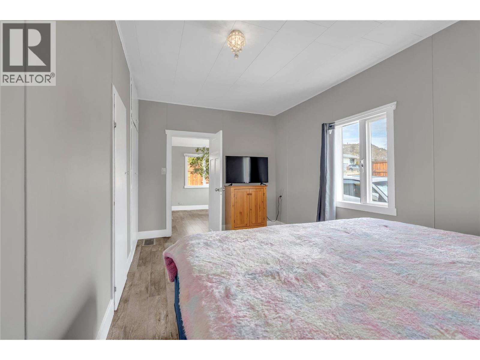 5899 OKANAGAN Street, Oliver