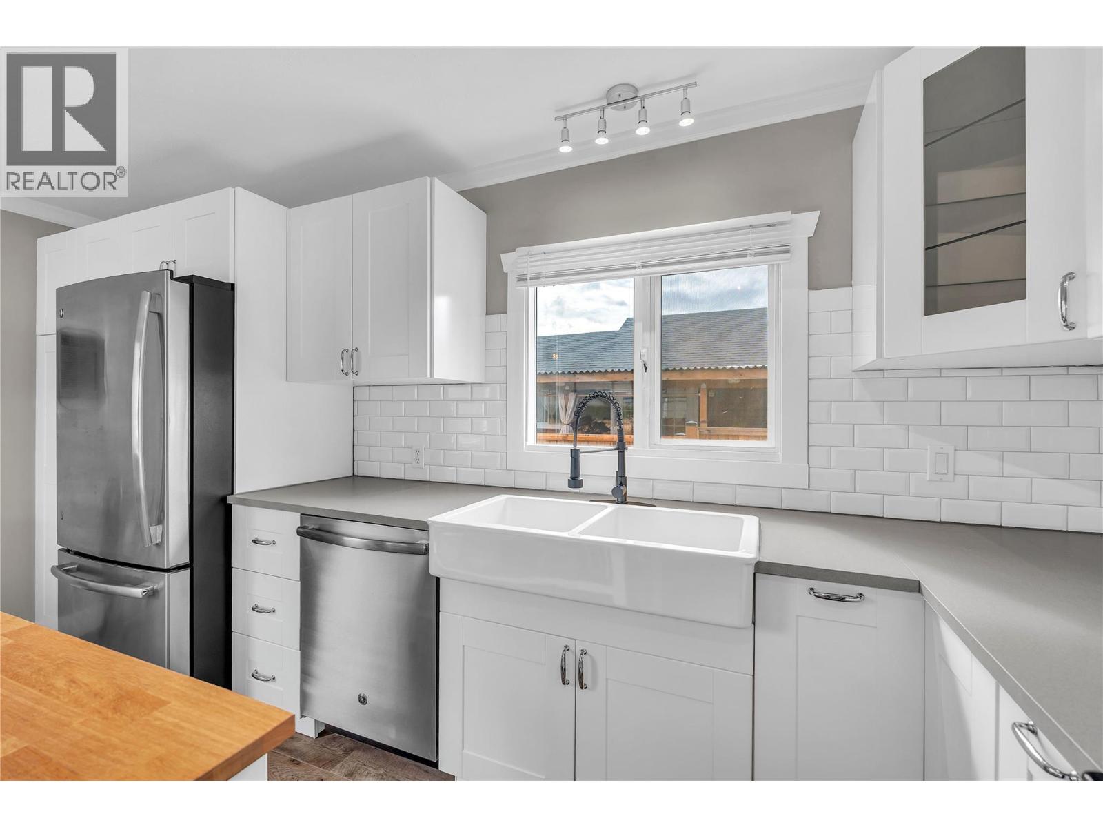 5899 OKANAGAN Street, Oliver