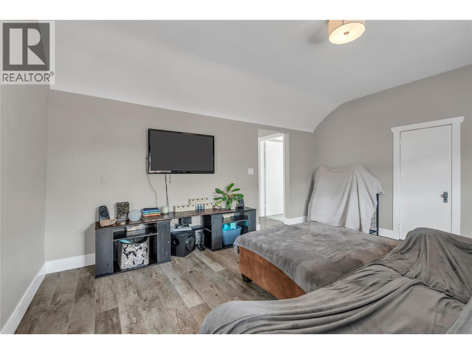 5899 OKANAGAN Street, Oliver