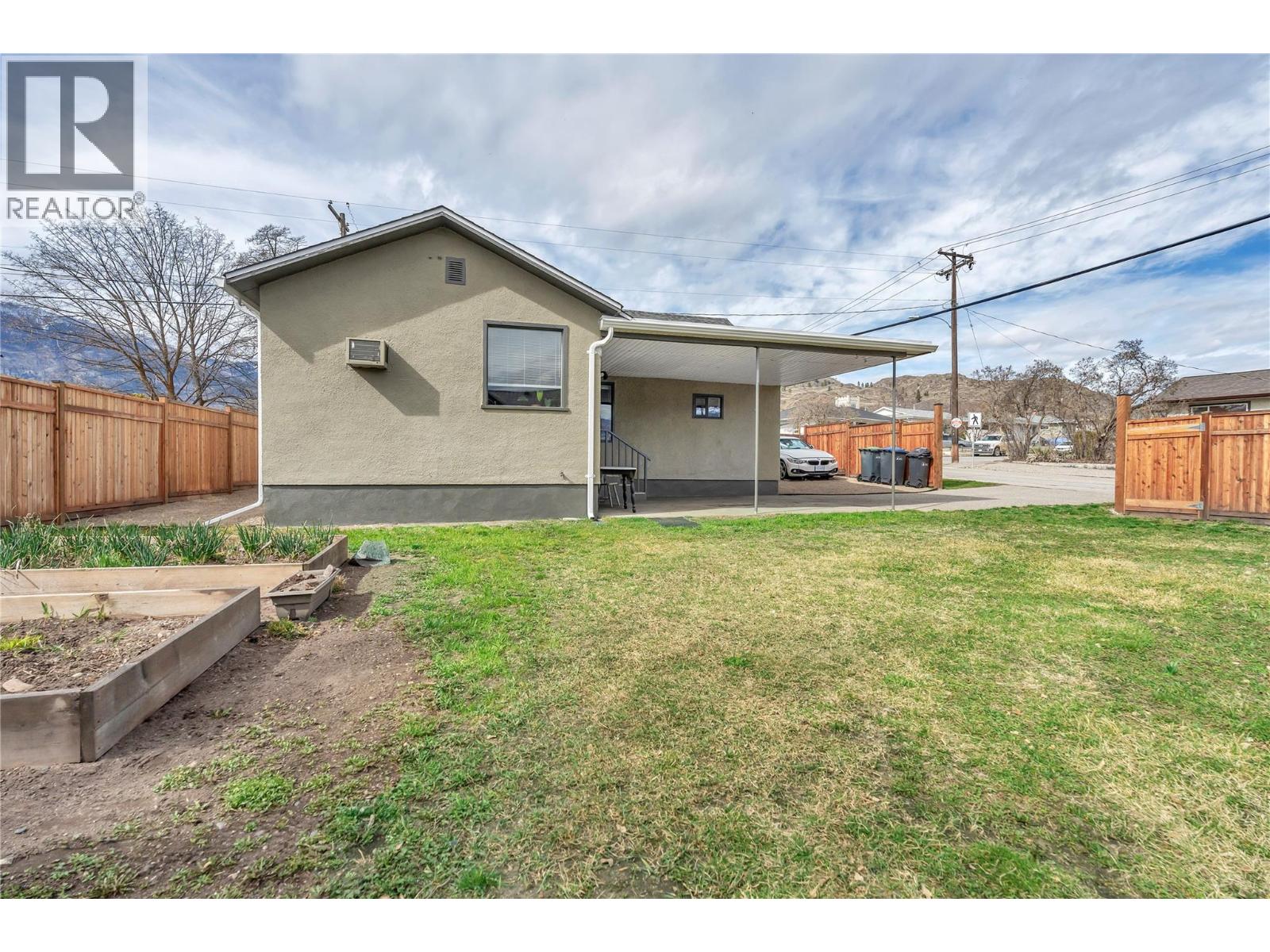 5899 OKANAGAN Street, Oliver