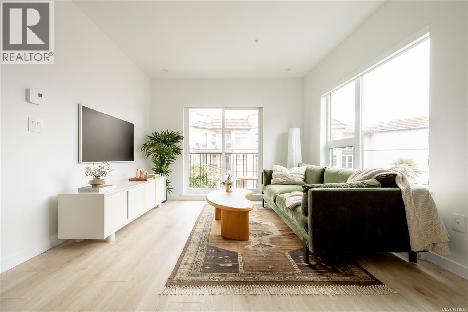 304 1075 Tillicum Rd, Esquimalt