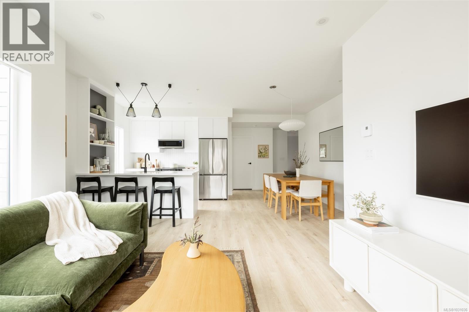 311 1075 Tillicum Rd, Esquimalt