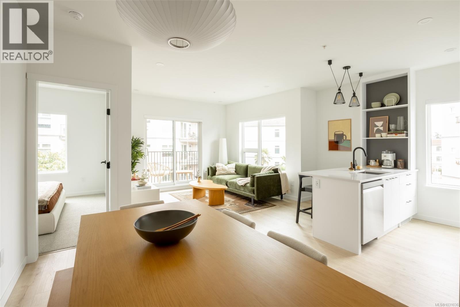 311 1075 Tillicum Rd, Esquimalt