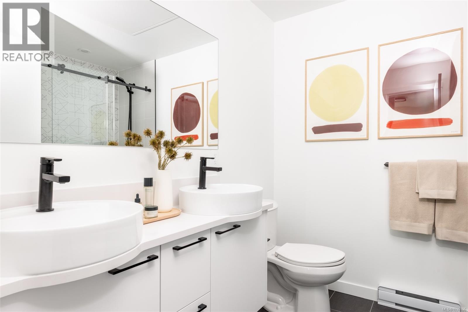 311 1075 Tillicum Rd, Esquimalt