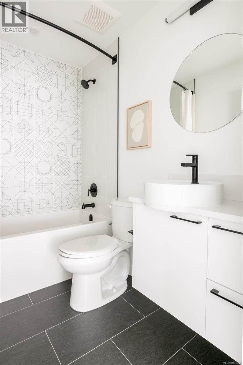 311 1075 Tillicum Rd, Esquimalt