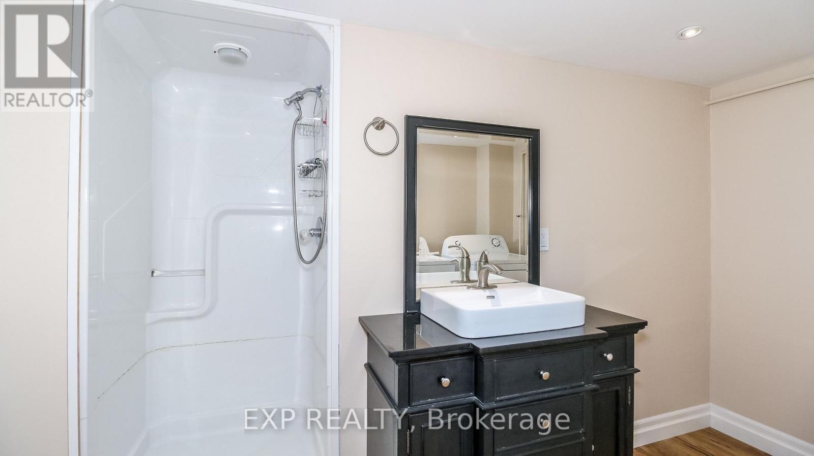 218 JEPHSON STREET - 33