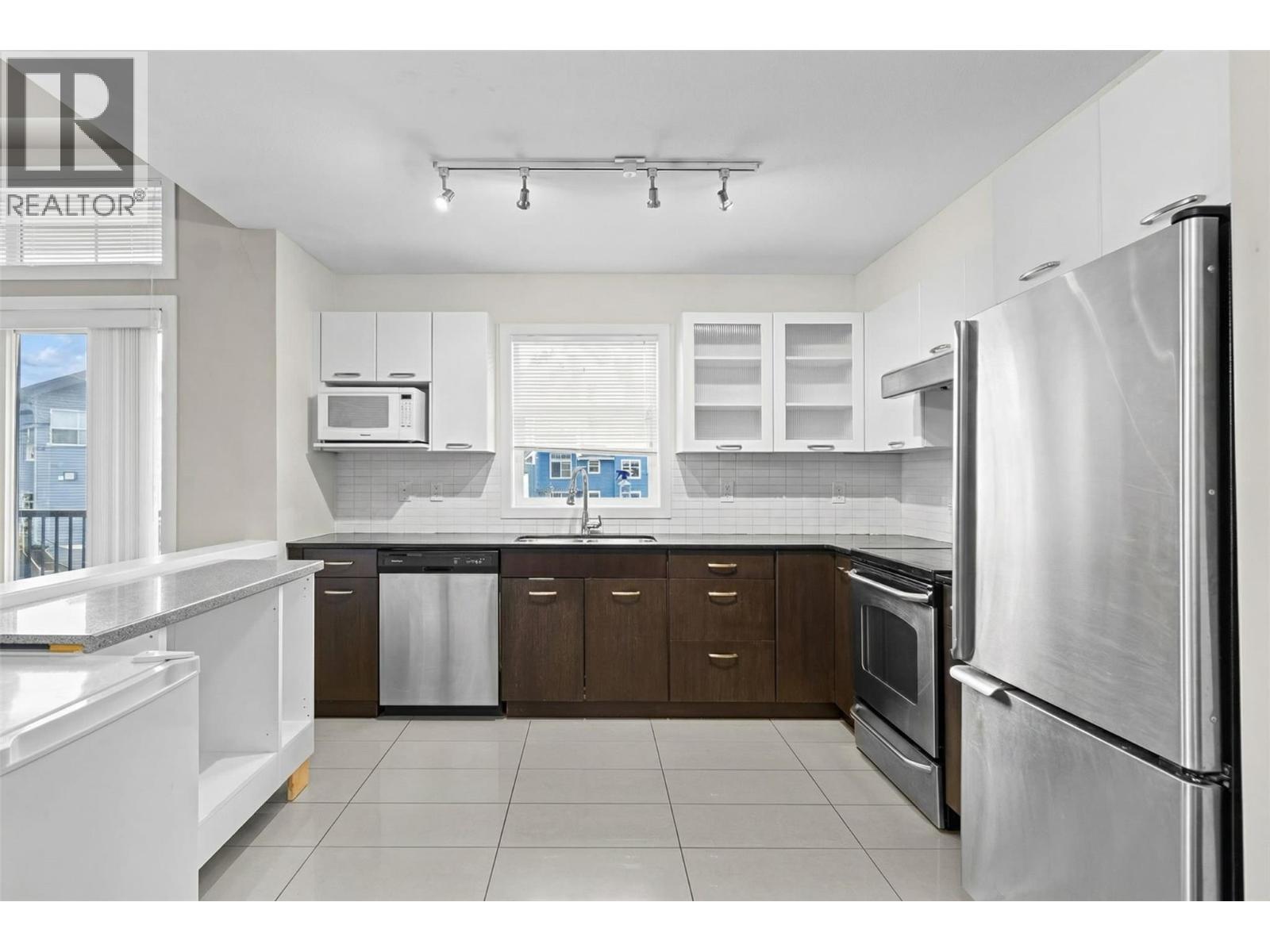 #403 571 Yates Road - 4