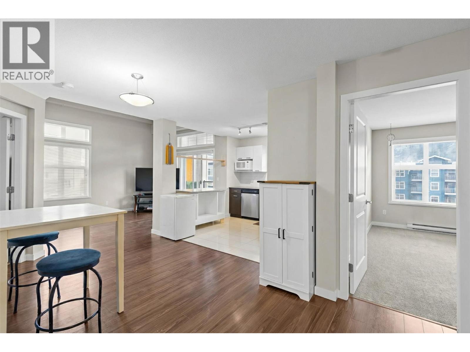 #403 571 Yates Road - 6
