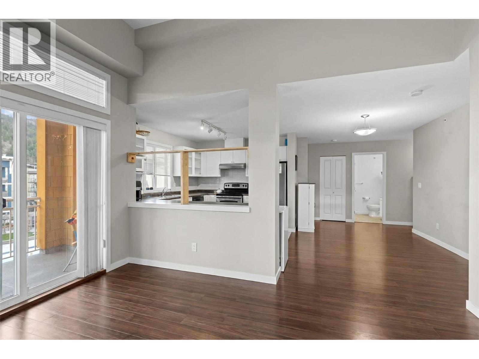 #403 571 Yates Road - 8