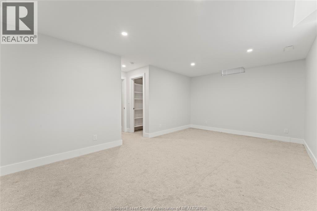 157 BLUE JAY CRESCENT - 27