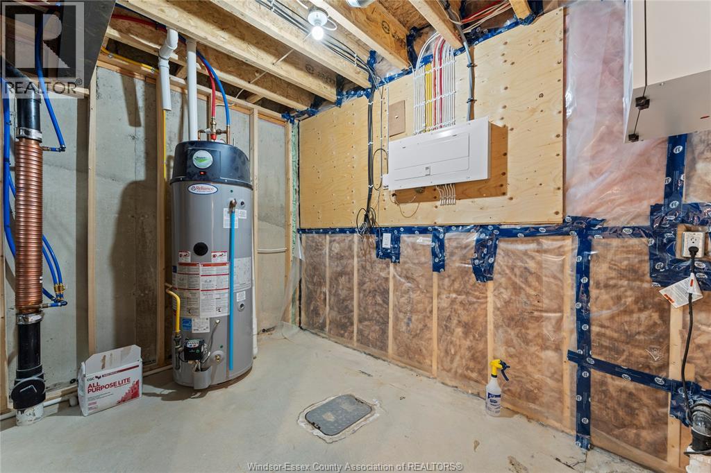 157 BLUE JAY CRESCENT - 30
