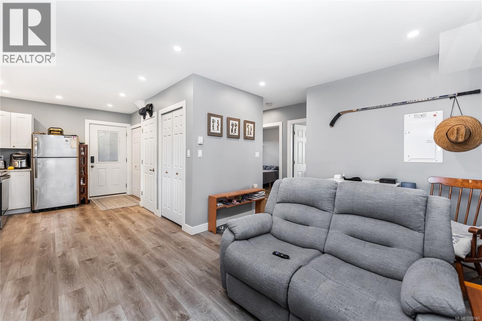 #2 6146 Ryall Rd - 36