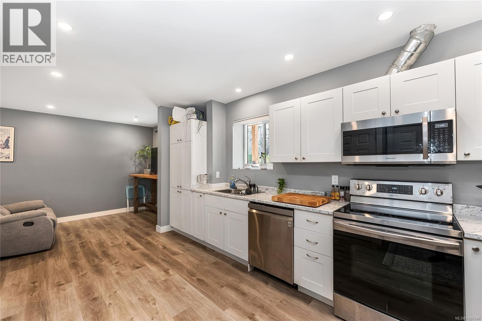 #2 6146 Ryall Rd - 35