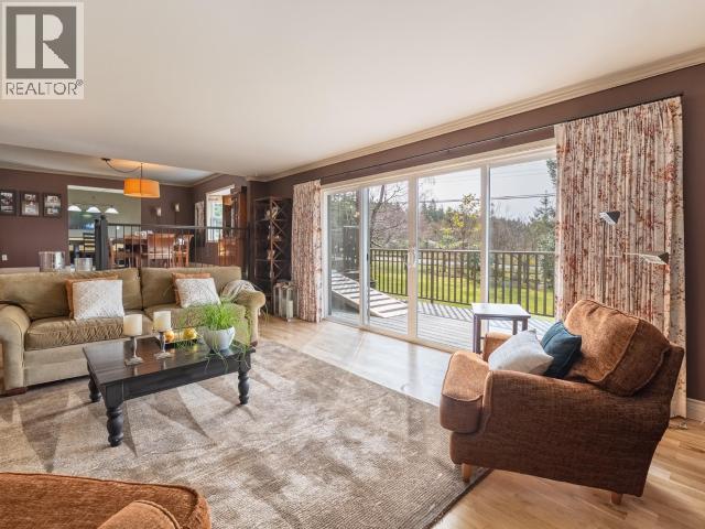 7423 NOOTKA STREET, Powell River