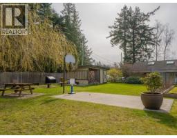 Dining nook - 7423 Nootka Street, Powell River, BC V8A0P8 Photo 13