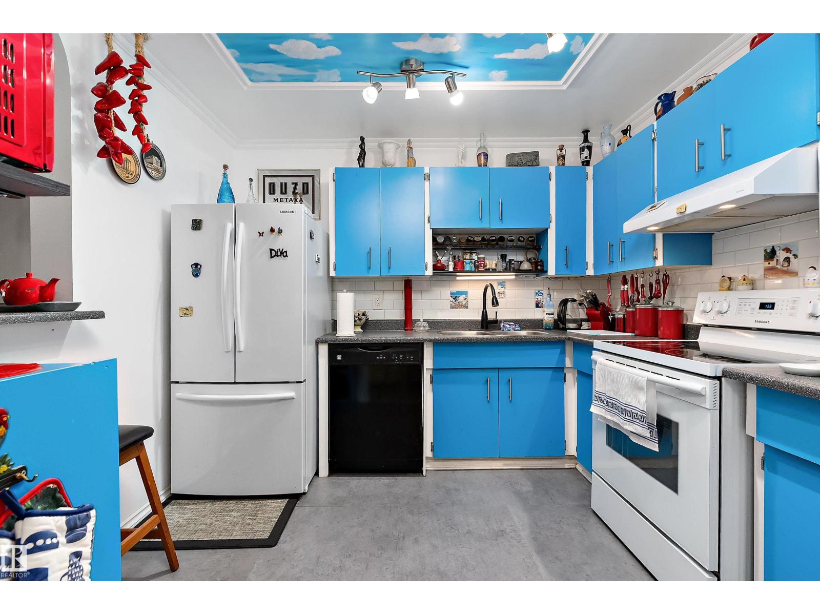 #401 10335 118 ST NW - 7