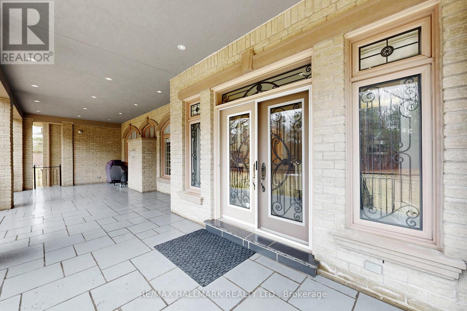 11 CRANBORNE CHASE - 39