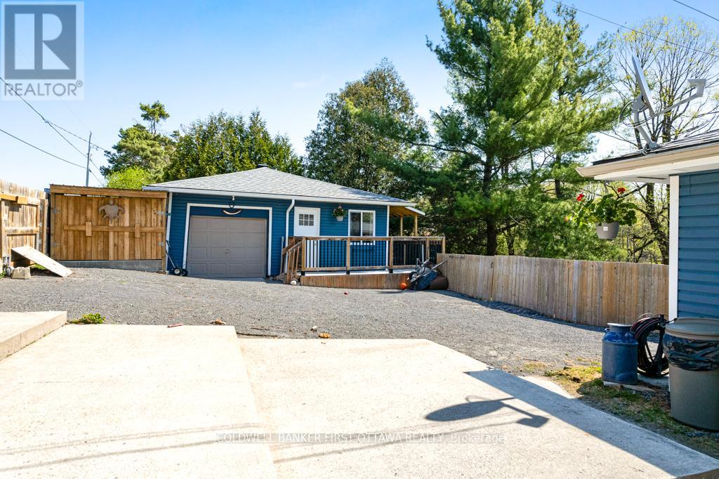 Detached garage & bunkie has hydro