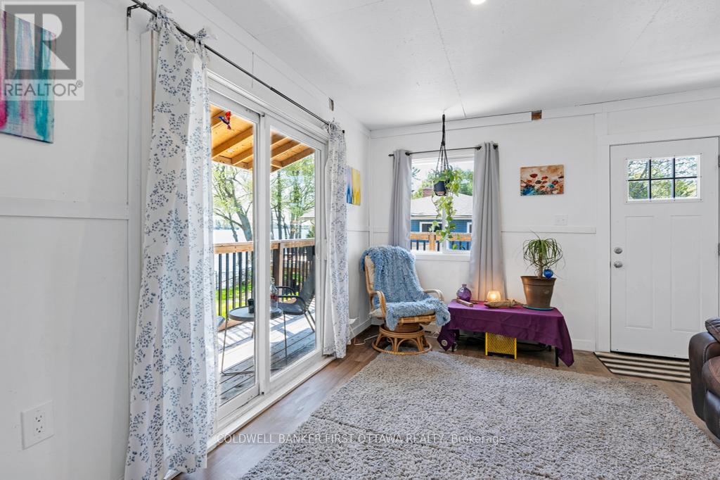 Bunkie's flex space has lake views