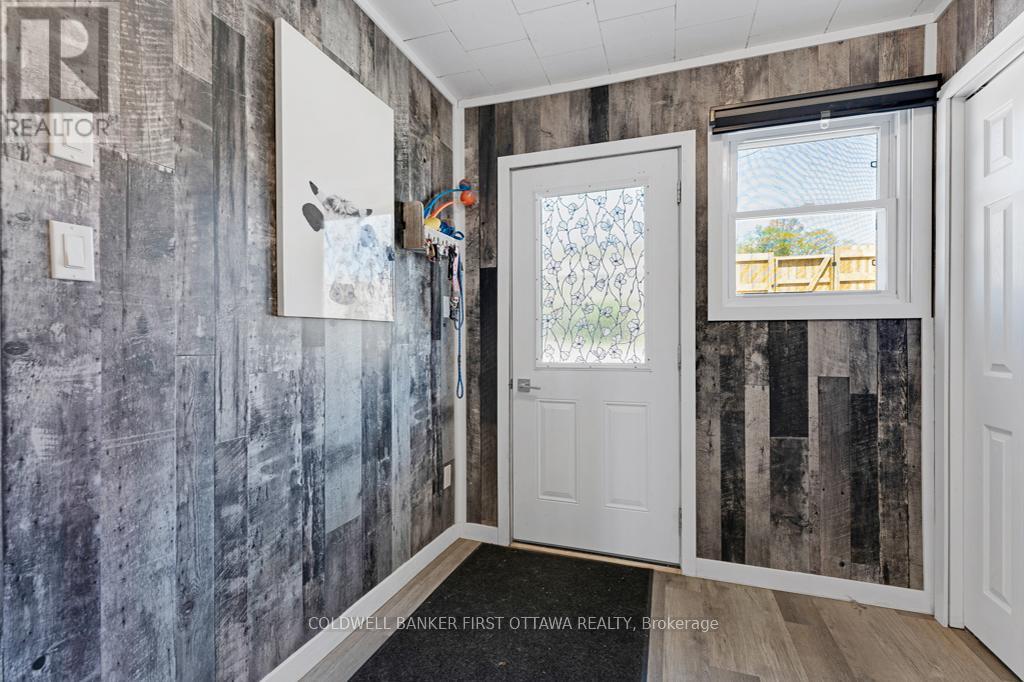 Large welcoming foyer