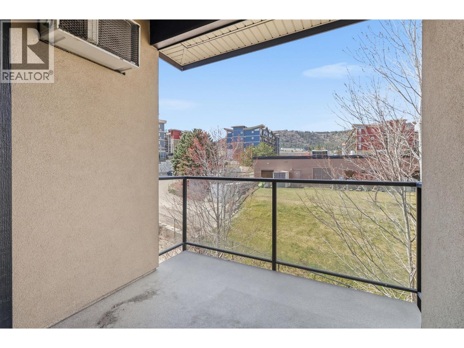 #404 795 MCGILL ROAD - 18