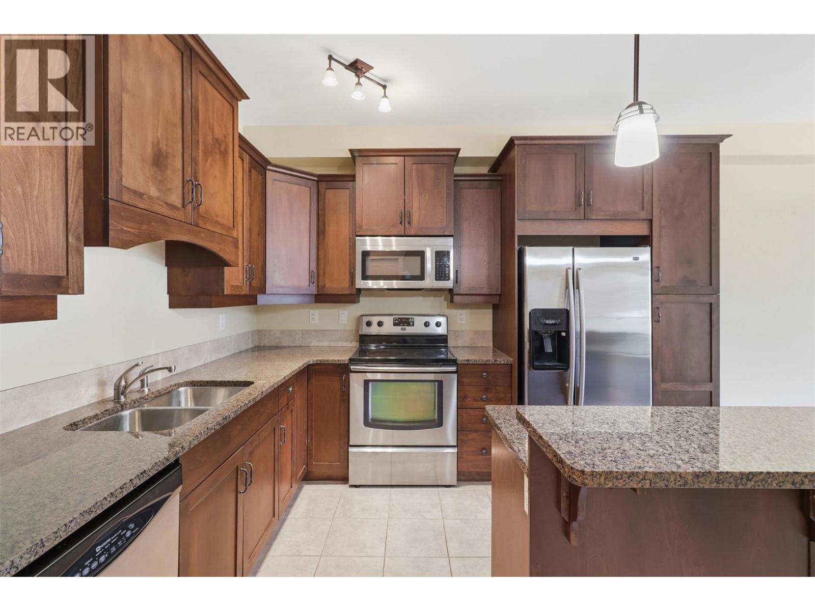 #404 795 MCGILL ROAD - 4