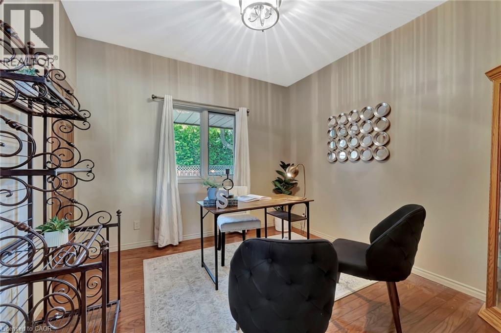 5 ORCHARD Crescent - 17